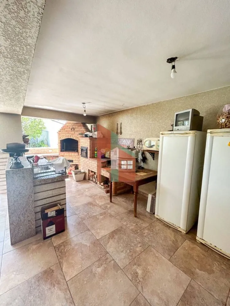 Casa, 3 quartos, 250 m² - Foto 2