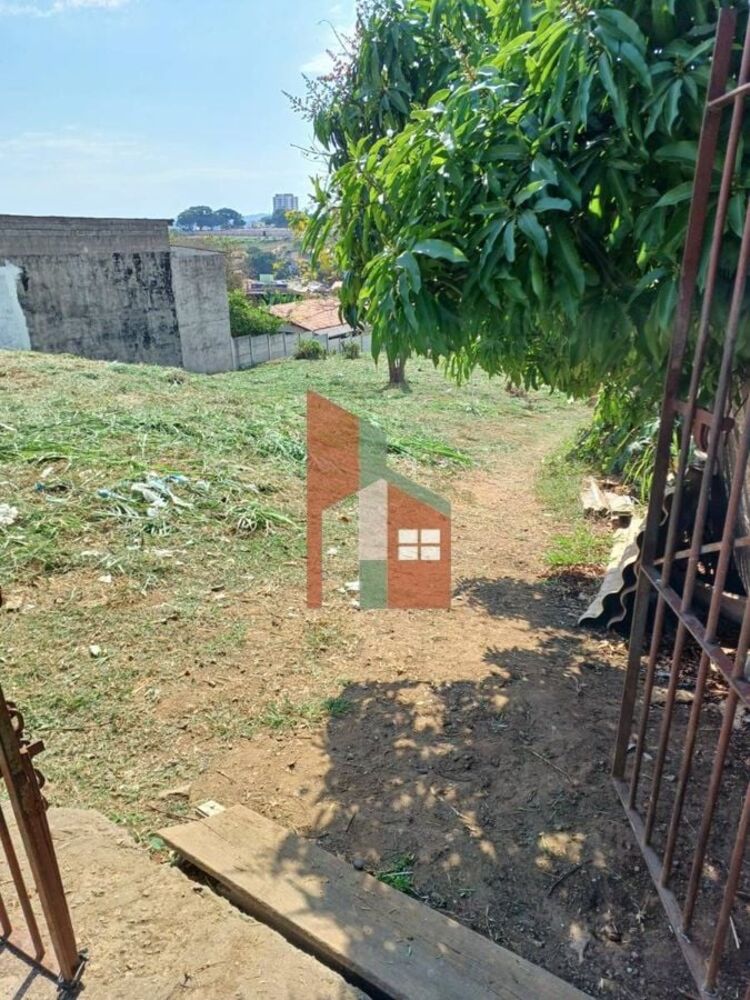Terreno à venda, 689m² - Foto 1