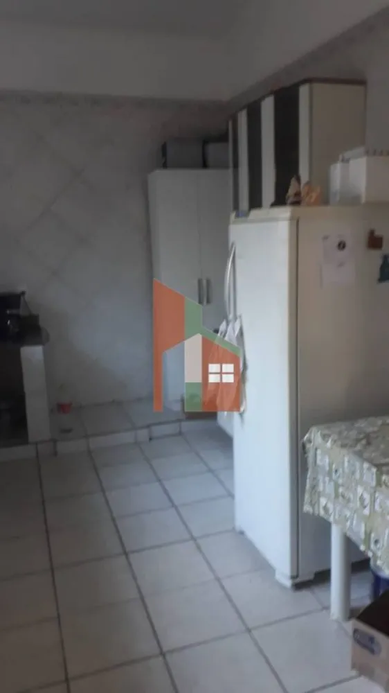 Casa, 3 quartos, 196 m² - Foto 2