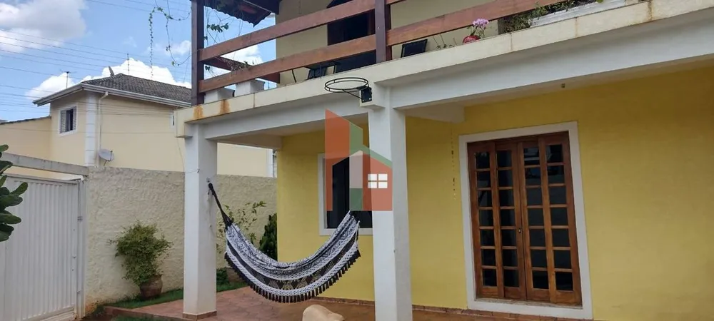 Casa, 3 quartos, 215 m² - Foto 1