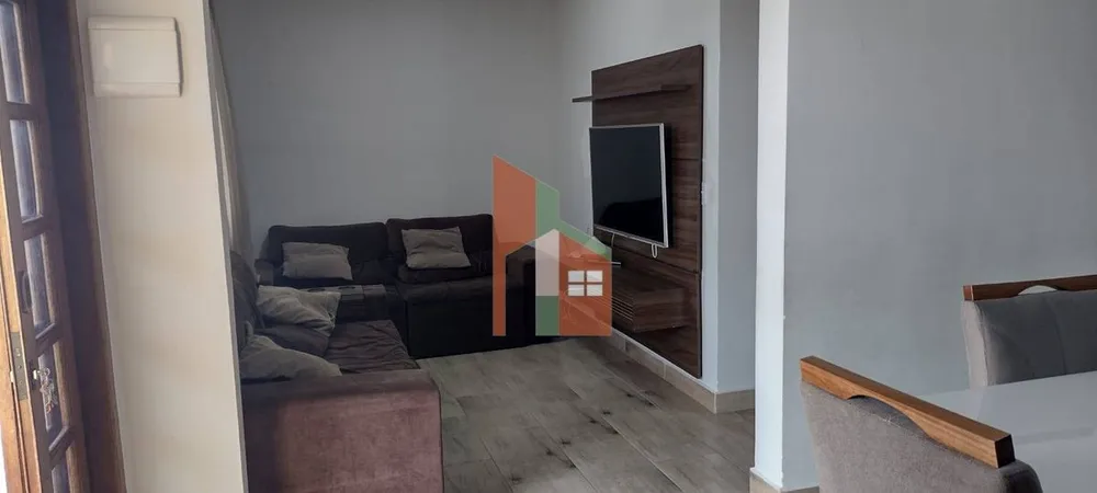 Casa, 3 quartos, 215 m² - Foto 1