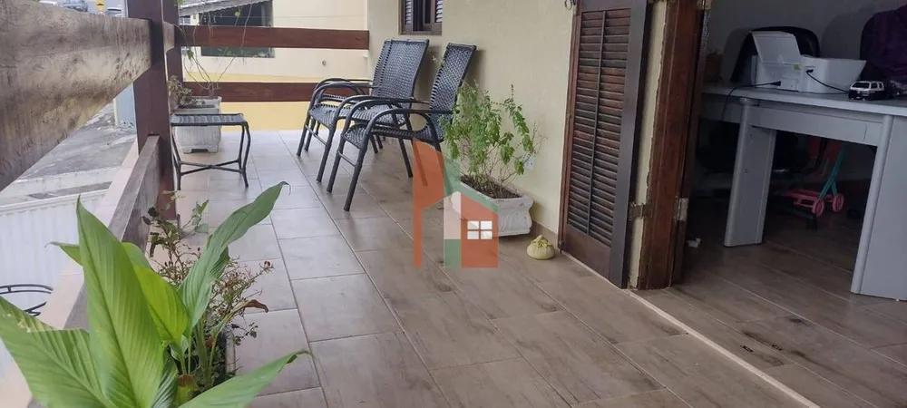 Casa, 3 quartos, 215 m² - Foto 2