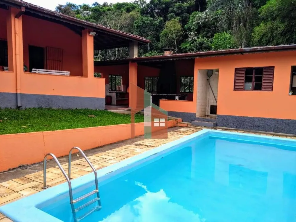 Chácara, 4 quartos, 2450 m² - Foto 1