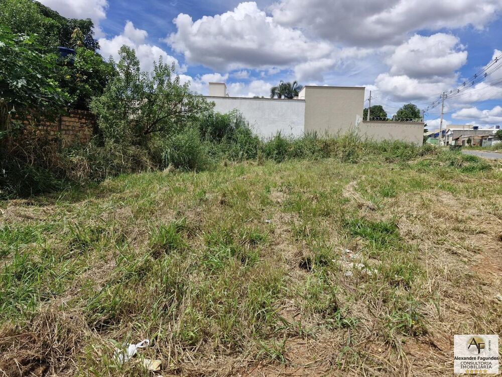 Terreno à venda, 557m² - Foto 1