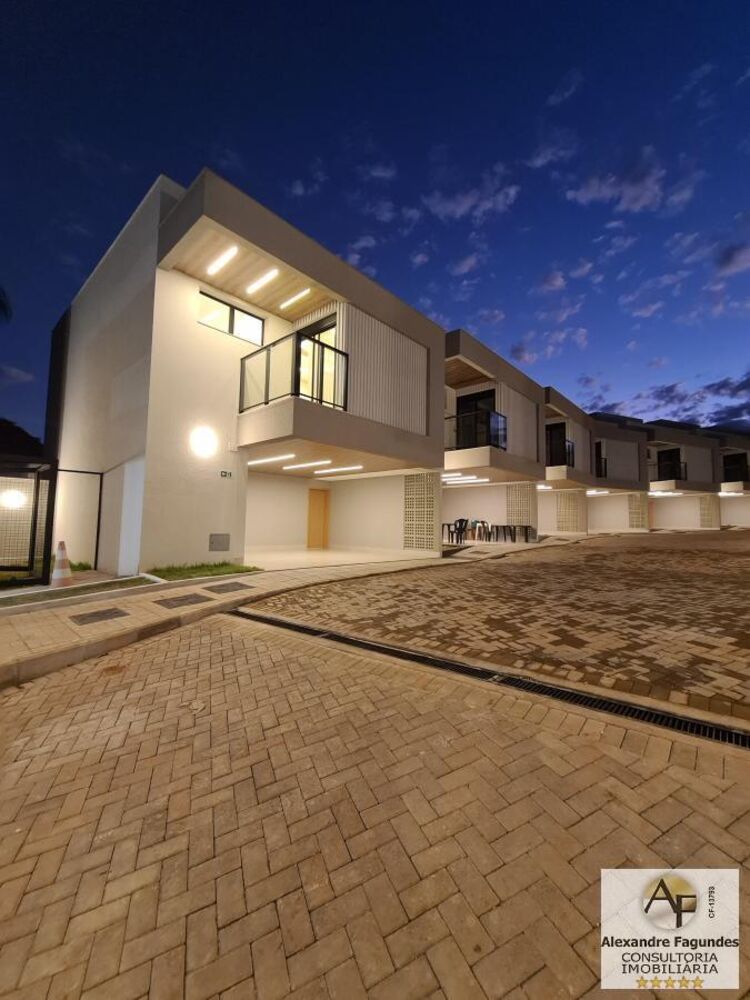 Sobrado à venda com 3 quartos, 185m² - Foto 1