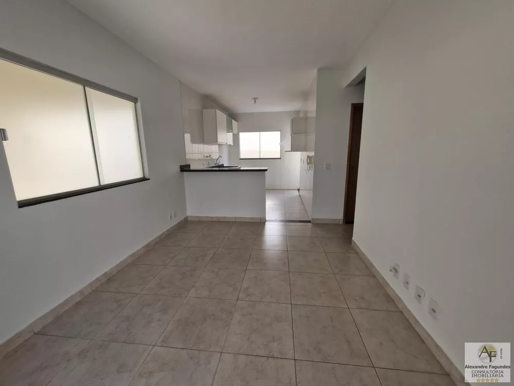 Casa à venda com 3 quartos, 69m² - Foto 3