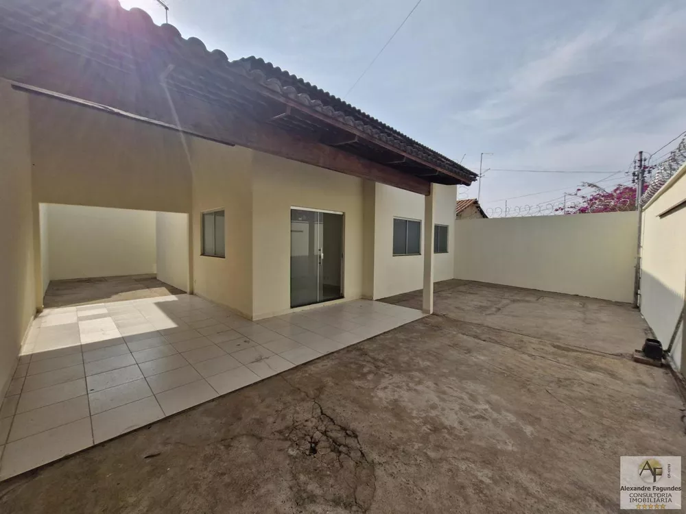 Casa à venda com 3 quartos, 69m² - Foto 2