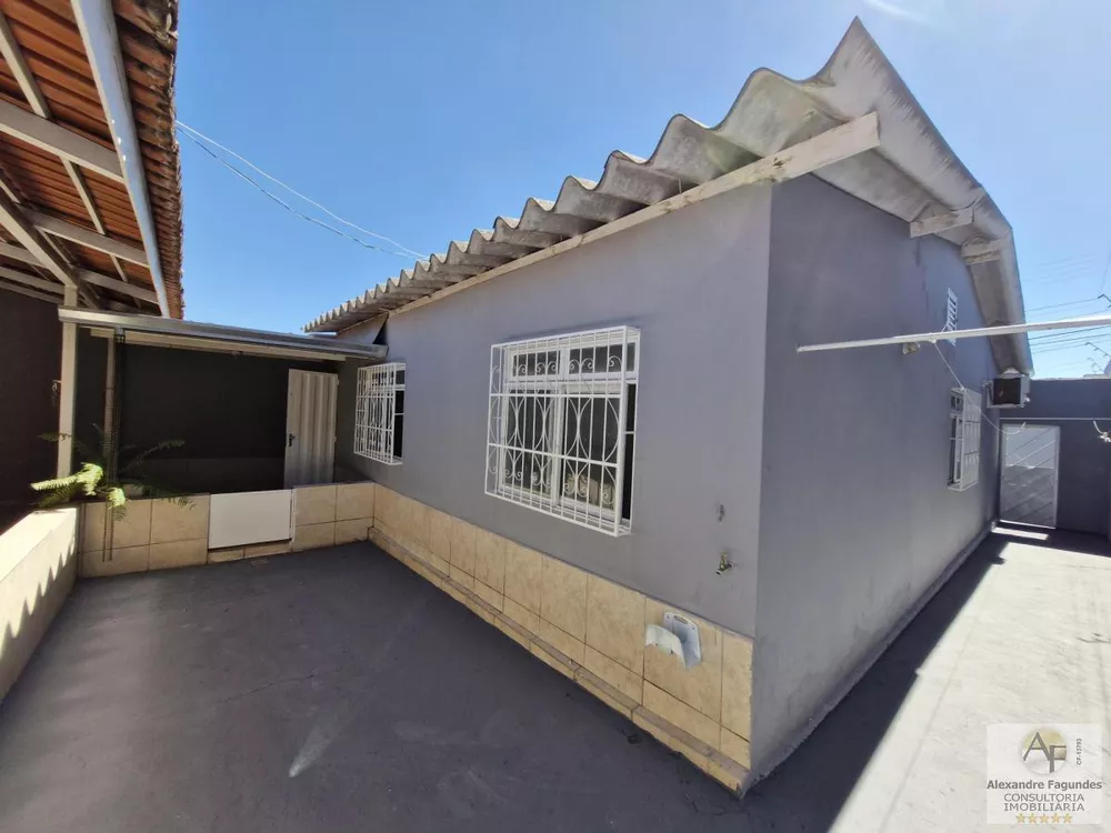 Casa à venda com 3 quartos, 149m² - Foto 3