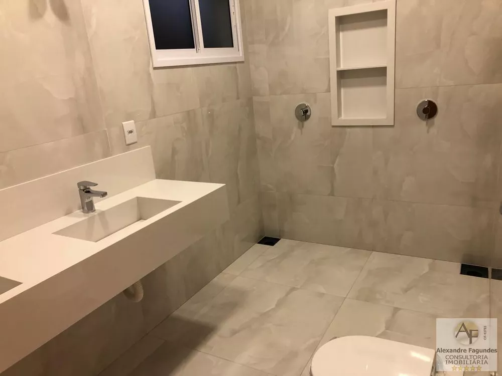 Casa de Condomínio à venda com 4 quartos, 200m² - Foto 3