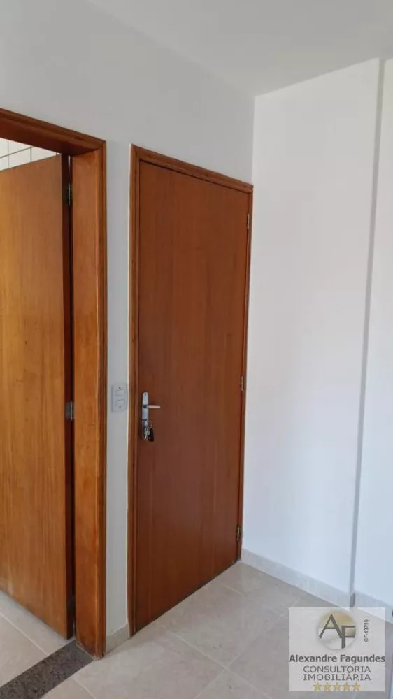 Apartamento à venda com 3 quartos, 72m² - Foto 3