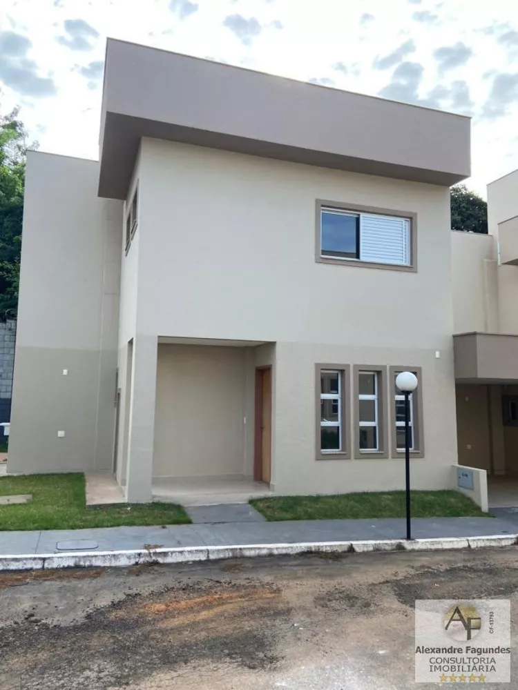 Sobrado à venda com 3 quartos, 100m² - Foto 2