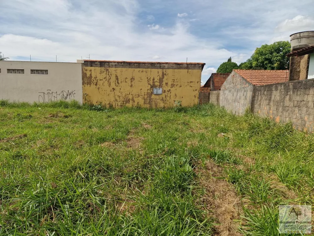 Terreno à venda, 360m² - Foto 1