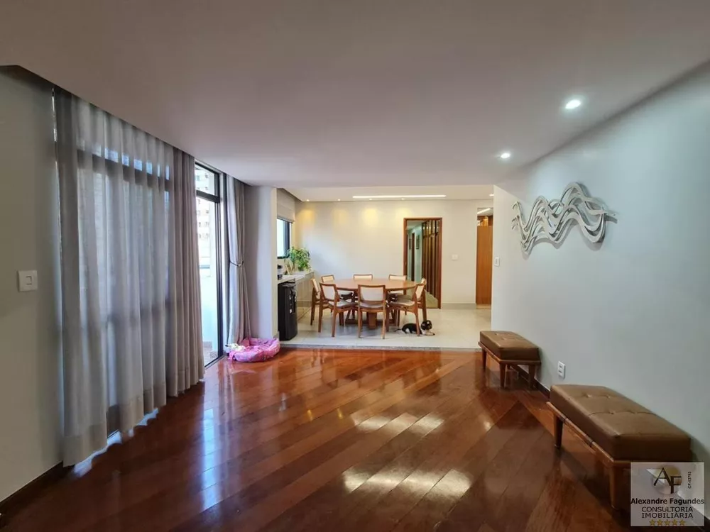 Apartamento à venda com 4 quartos, 205m² - Foto 3