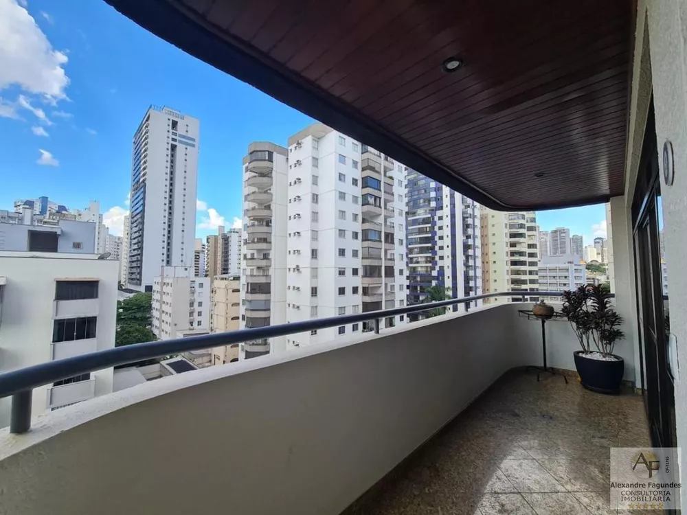 Apartamento à venda com 4 quartos, 205m² - Foto 2