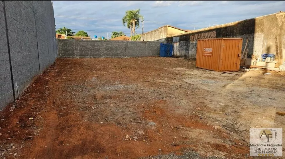 Terreno à venda, 450m² - Foto 1