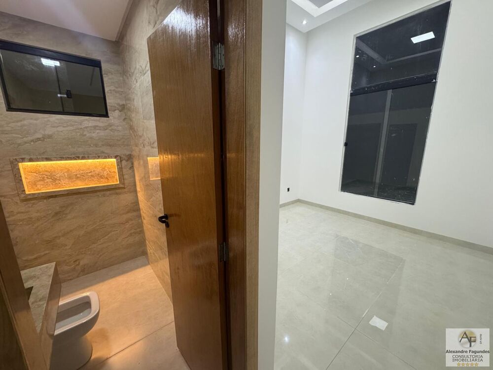 Casa à venda com 3 quartos, 245m² - Foto 3