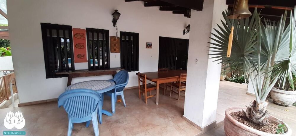 Casa à venda com 3 quartos, 393m² - Foto 4
