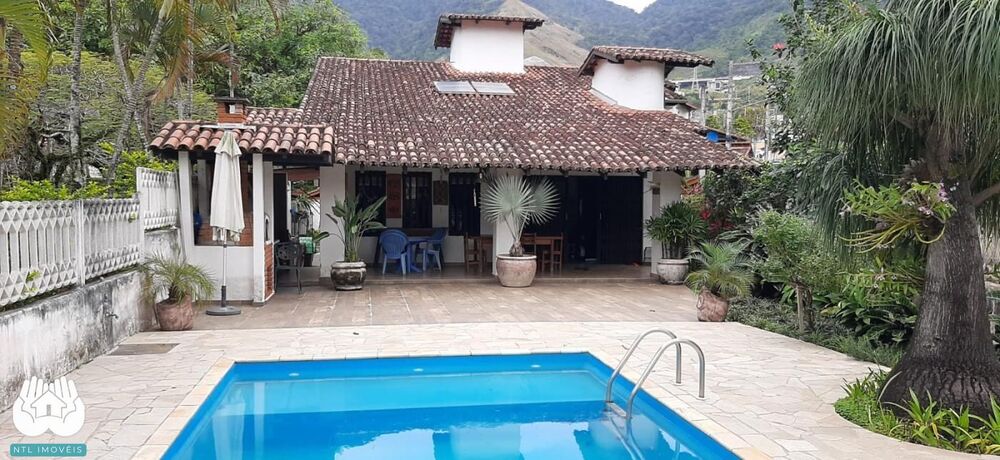 Casa à venda com 3 quartos, 393m² - Foto 1