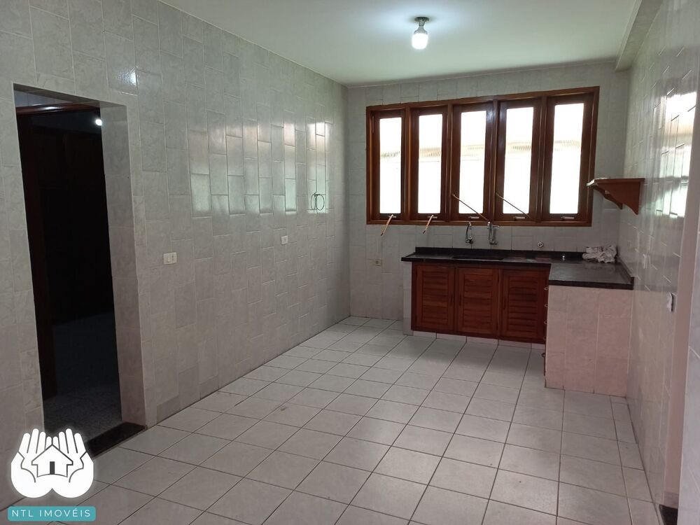 Casa, 4 quartos, 176 m² - Foto 2