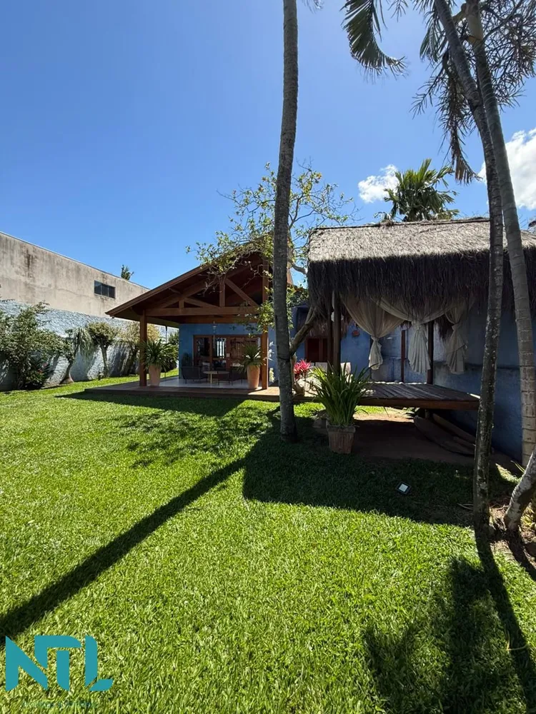 Casa, 3 quartos, 205 m² - Foto 1