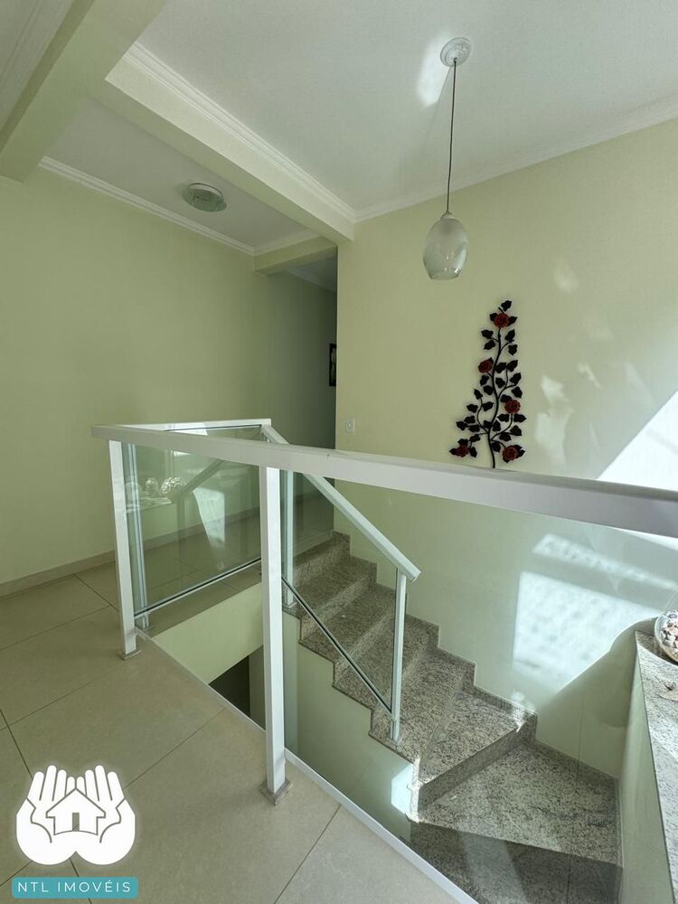 Casa, 4 quartos, 310 m² - Foto 1