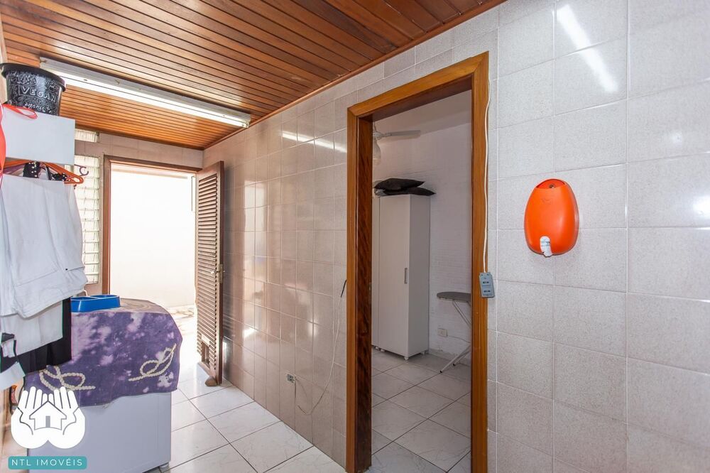 Casa, 3 quartos, 229 m² - Foto 1