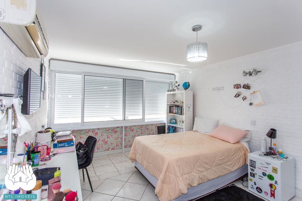 Casa, 3 quartos, 229 m² - Foto 2