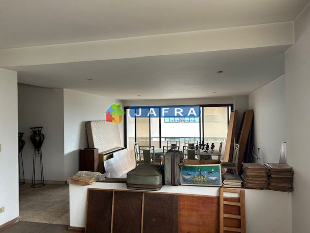 Apartamento à venda com 4 quartos, 208m² - Foto 1