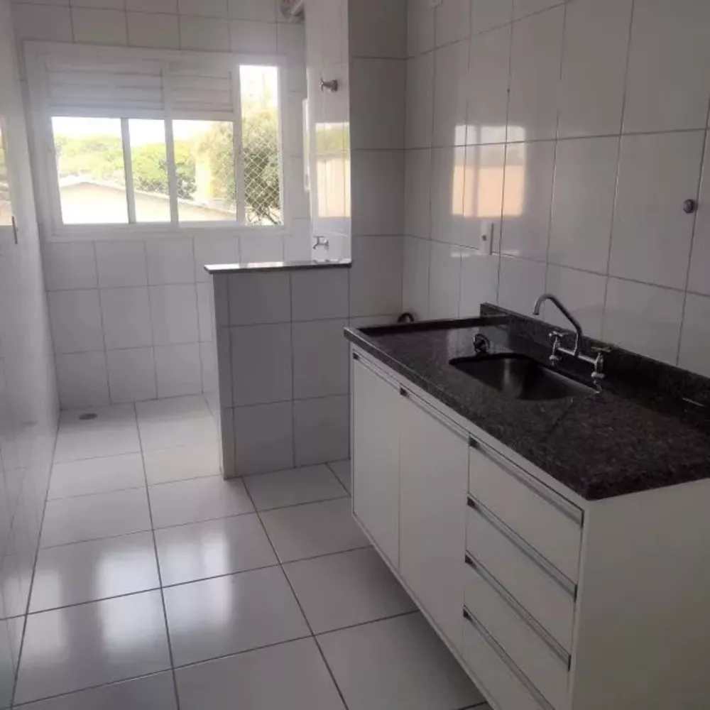 Apartamento para alugar com 3 quartos, 82m² - Foto 2