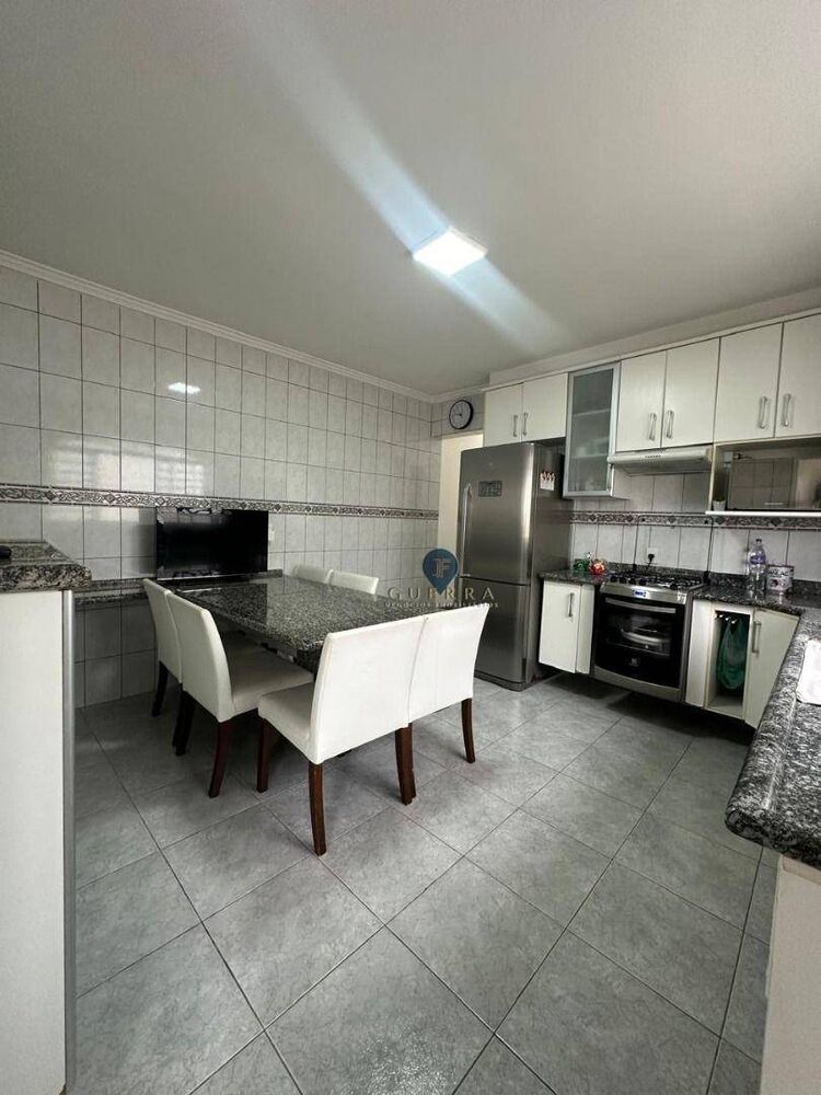 Casa, 3 quartos, 240 m² - Foto 3