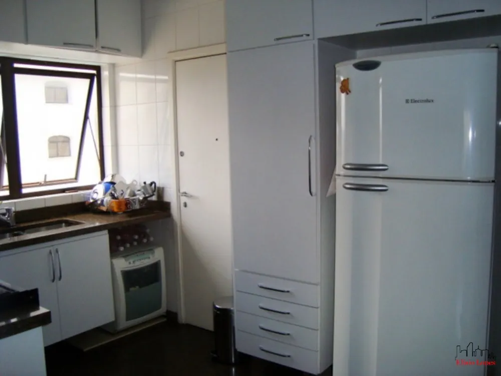 Apartamento, 3 quartos, 228 m² - Foto 2