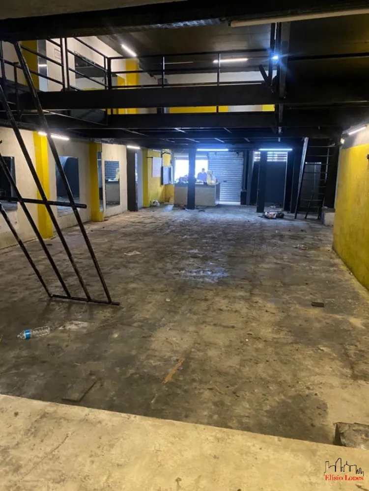 Loja-Salão, 680 m² - Foto 1