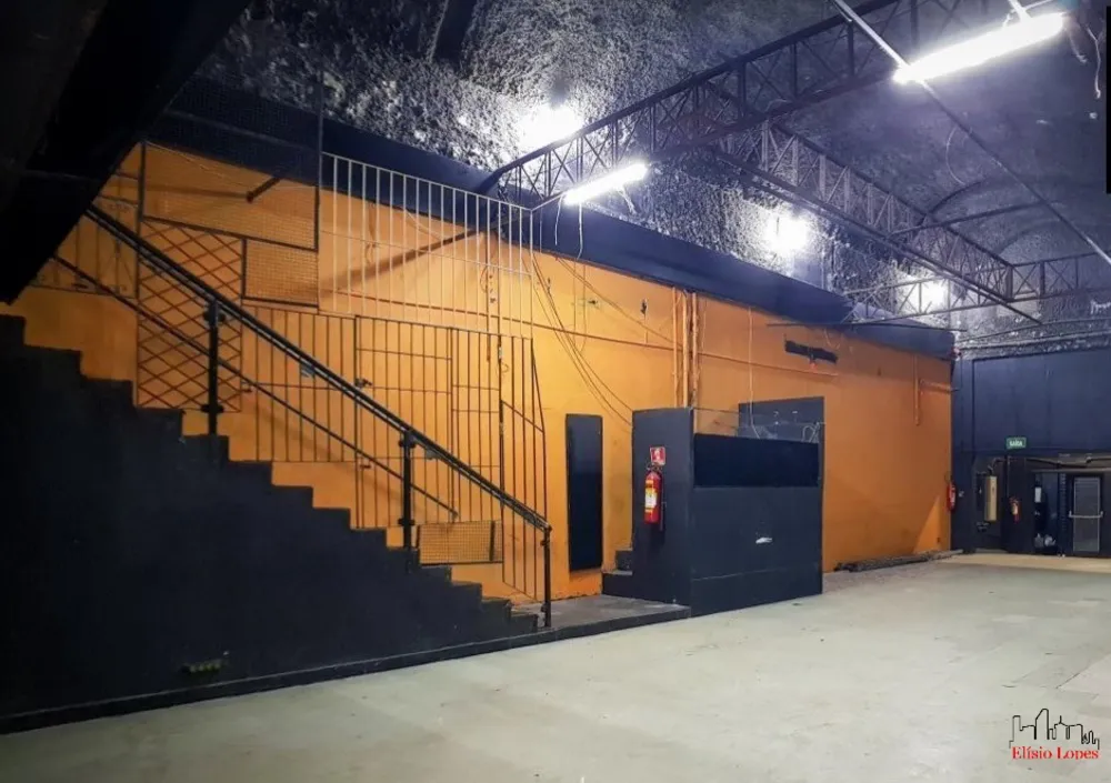 Loja-Salão, 585 m² - Foto 1