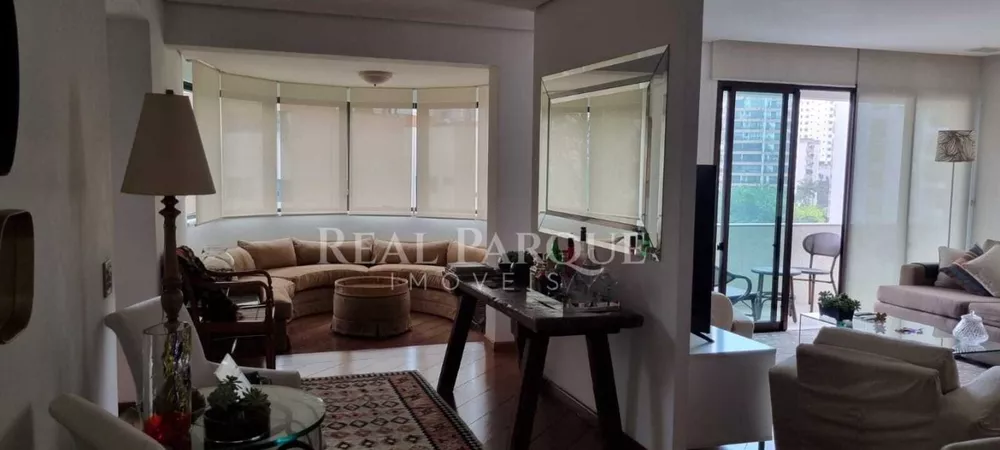 Apartamento à venda com 3 quartos, 212m² - Foto 1