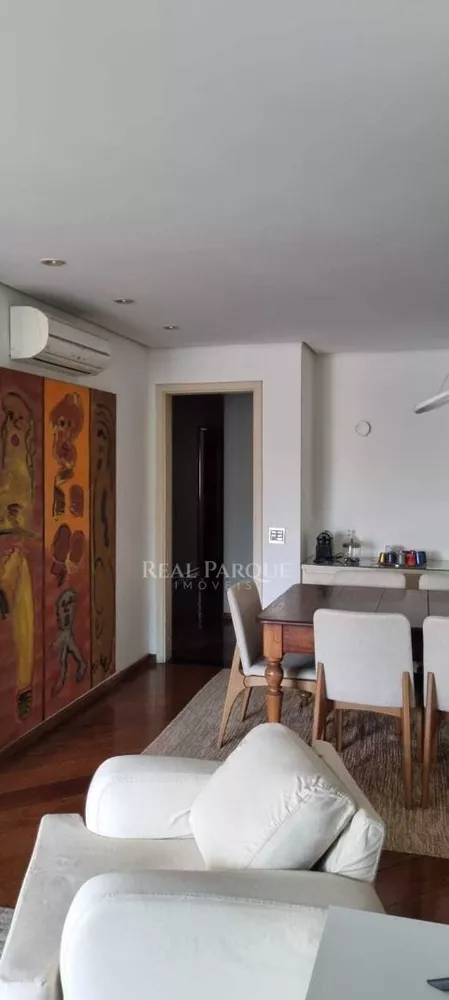 Apartamento à venda com 3 quartos, 212m² - Foto 8