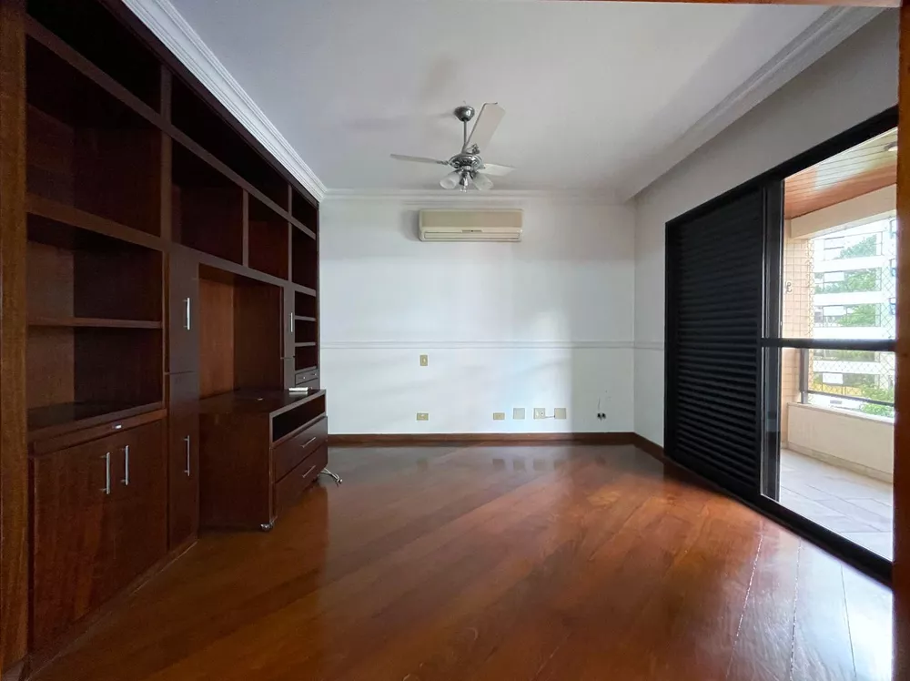 Apartamento à venda com 3 quartos, 131m² - Foto 2