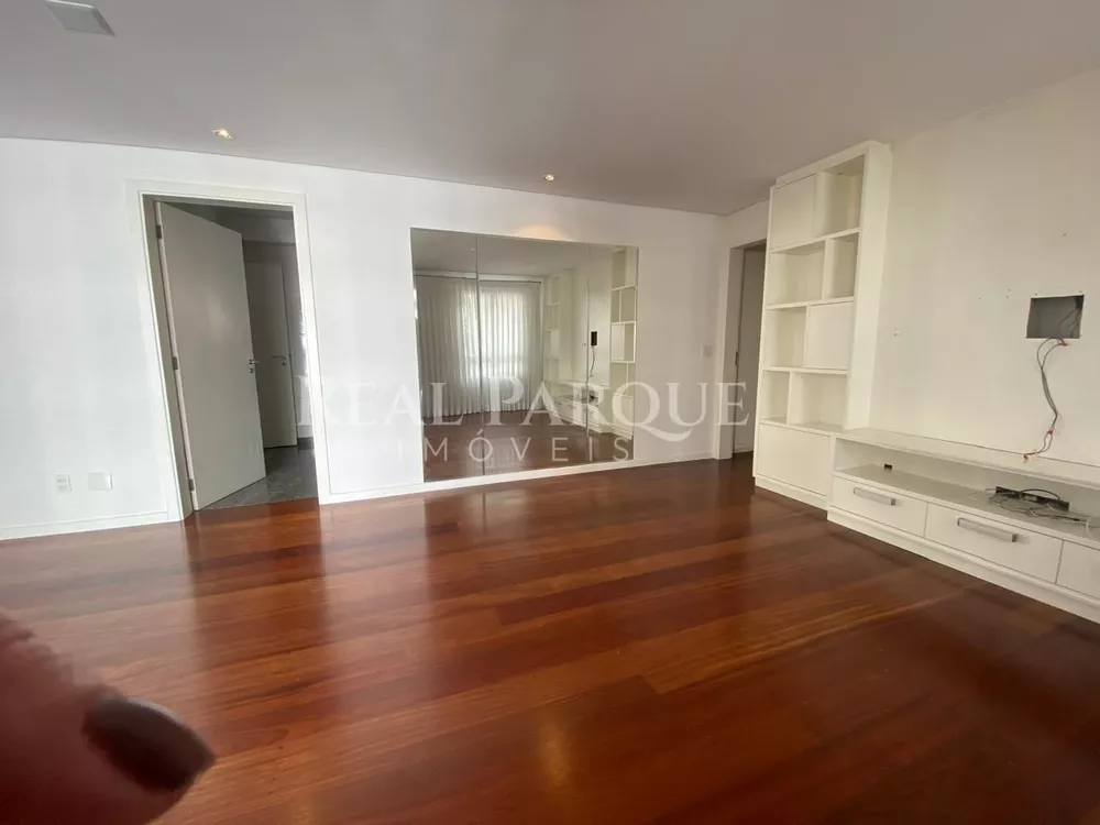 Apartamento à venda com 3 quartos, 129m² - Foto 8