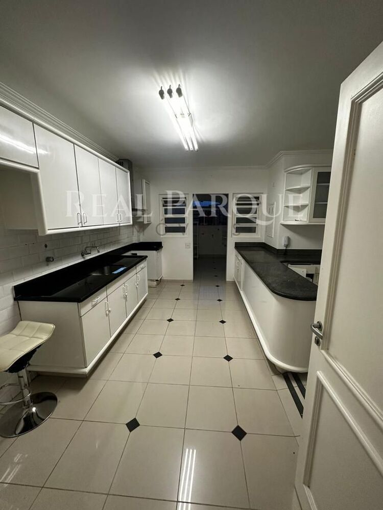 Apartamento, 3 quartos, 211 m² - Foto 2