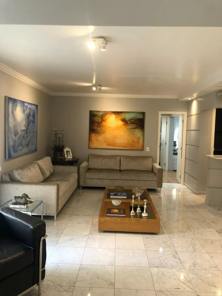 Apartamento à venda com 3 quartos, 220m² - Foto 8