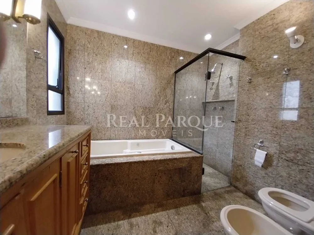 Apartamento, 3 quartos, 220 m² - Foto 2