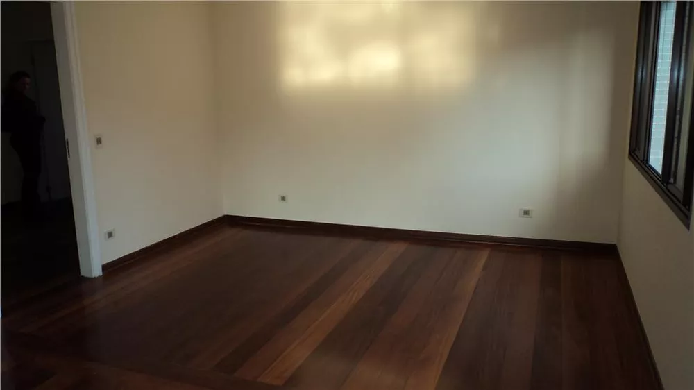 Apartamento à venda e aluguel com 3 quartos, 220m² - Foto 3