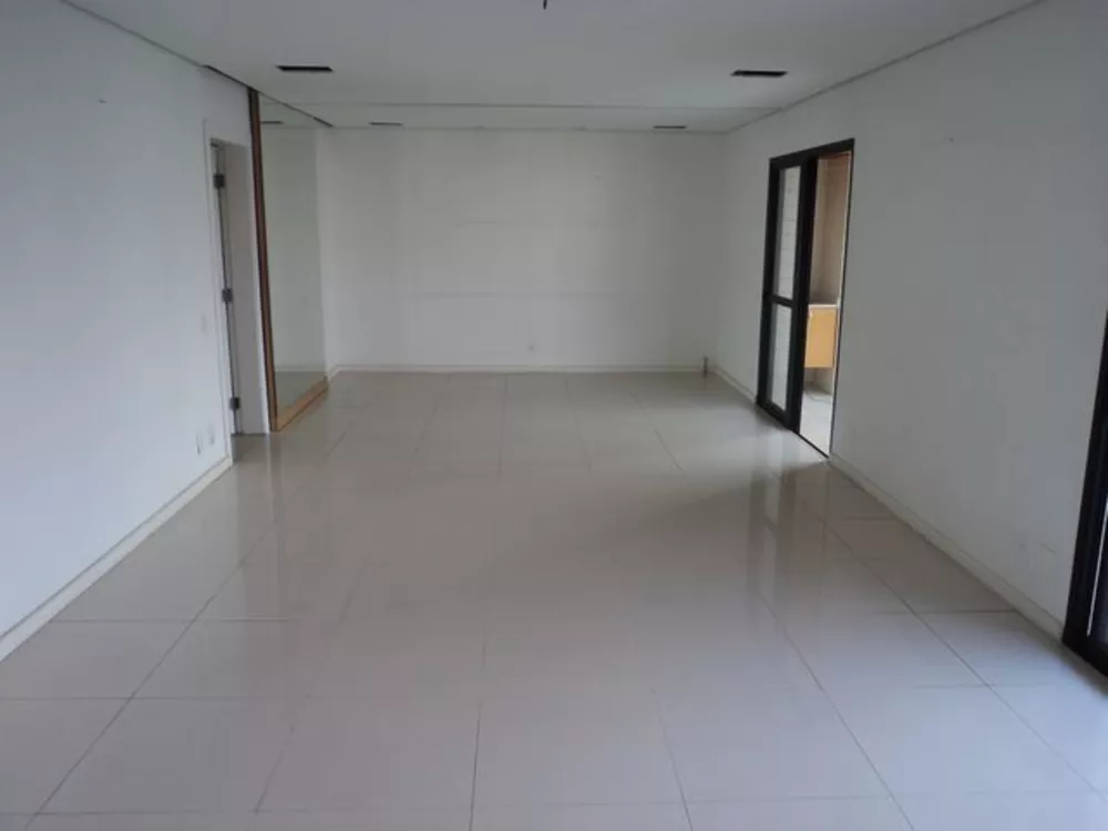 Apartamento à venda com 3 quartos, 213m² - Foto 8