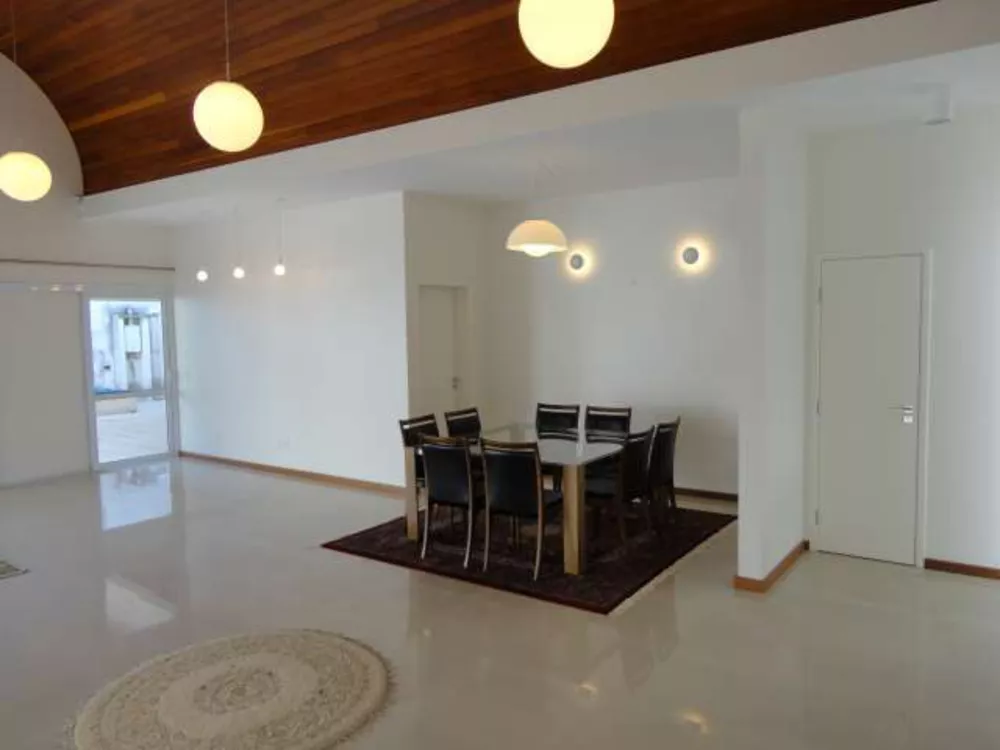 Casa à venda com 3 quartos, 378m² - Foto 3