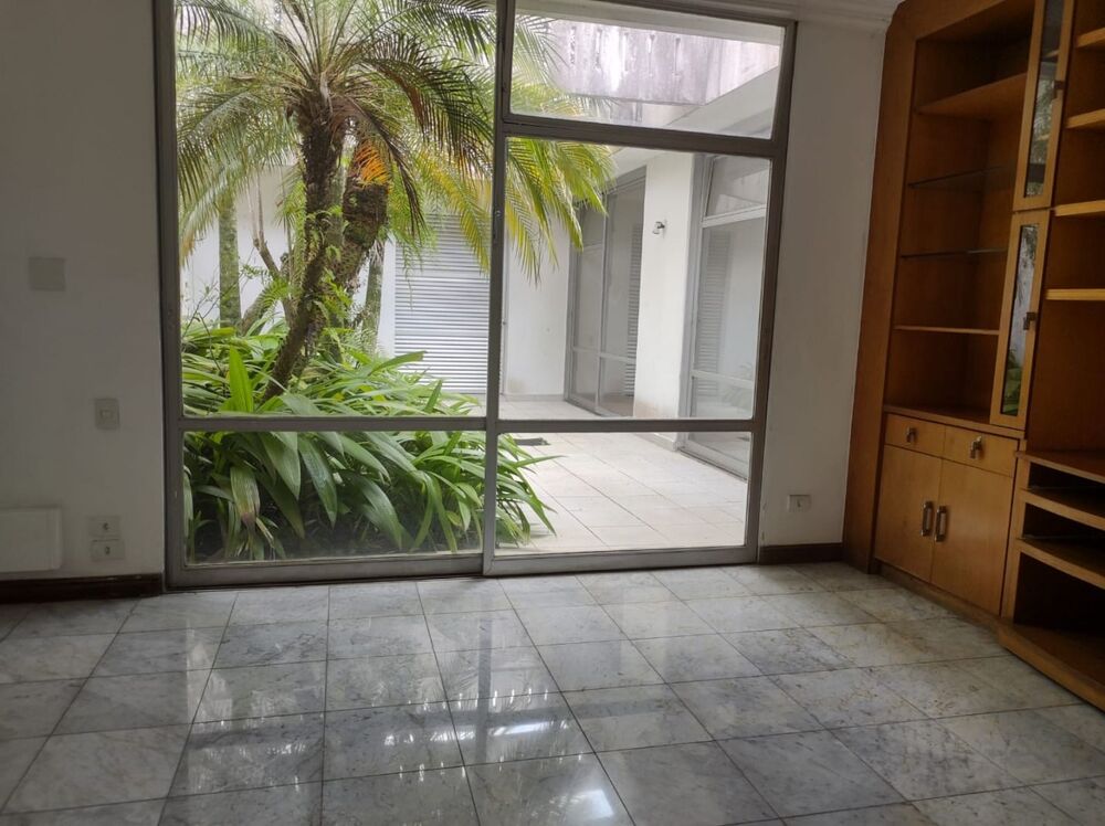 Casa à venda e aluguel com 4 quartos, 900m² - Foto 4