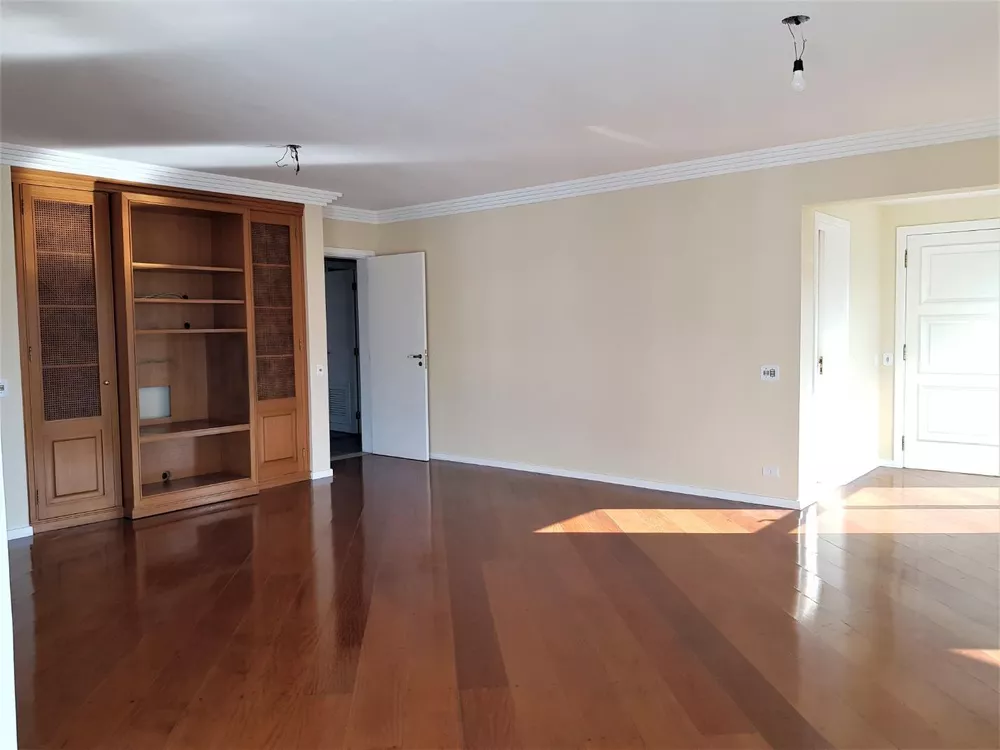 Apartamento à venda com 4 quartos, 220m² - Foto 3