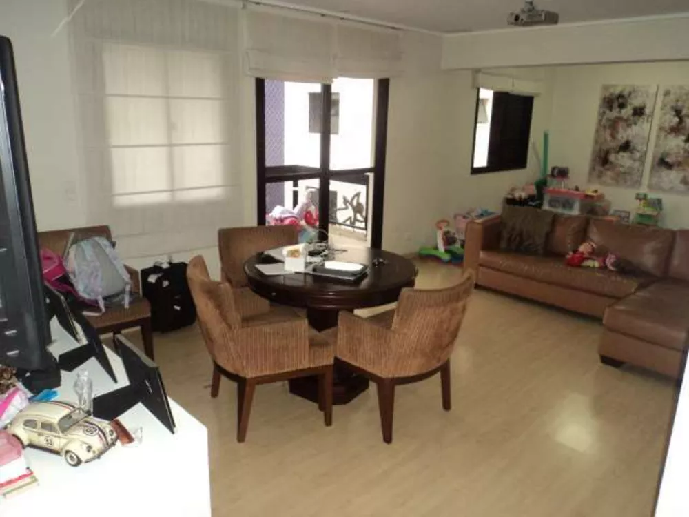 Apartamento à venda com 3 quartos, 138m² - Foto 1