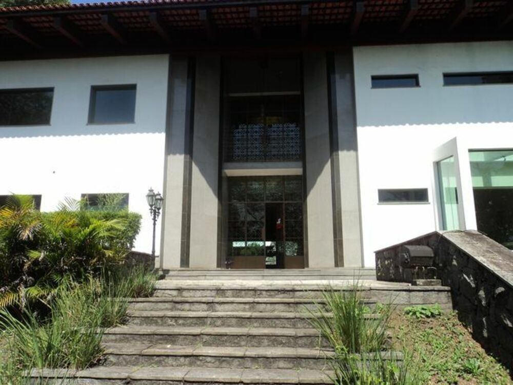 Casa, 4 quartos, 1324 m² - Foto 1