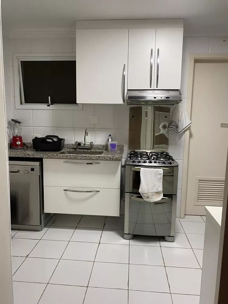 Apartamento à venda com 3 quartos, 206m² - Foto 18