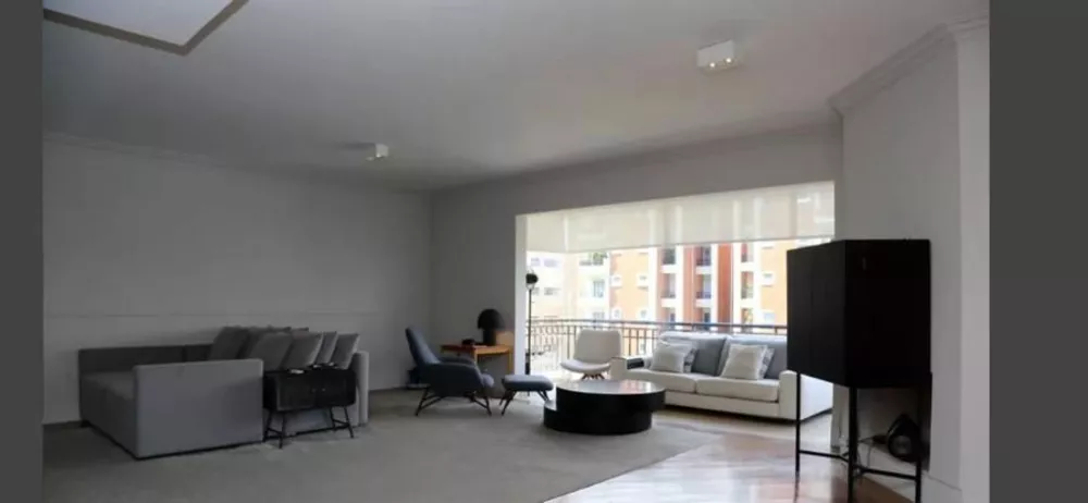 Apartamento à venda com 3 quartos, 206m² - Foto 1