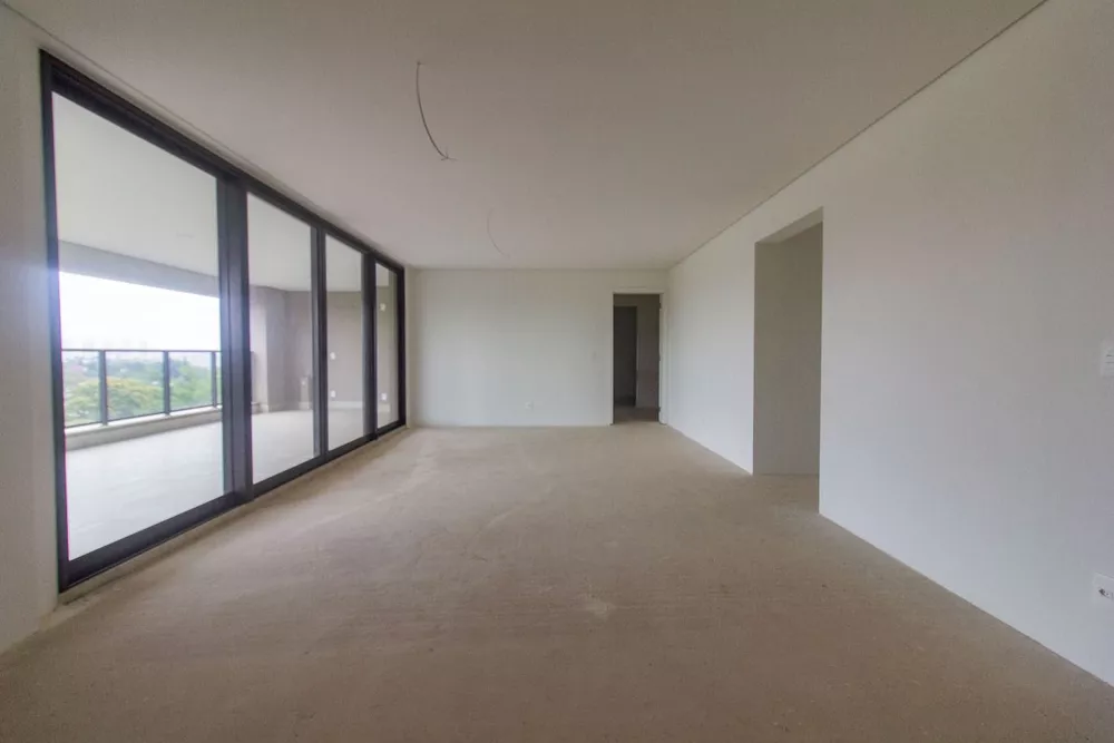 Apartamento à venda com 3 quartos, 195m² - Foto 2